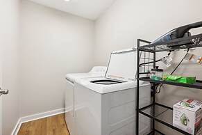 Tranquil Cozy 3br Home With Deck & Bbq 3 Bedroom Home by RedAwning