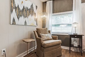 Tranquil Cozy 3br Home With Deck & Bbq 3 Bedroom Home by RedAwning