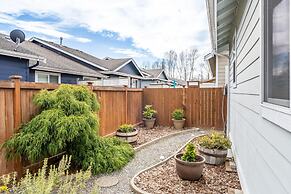 Luxury Home Reading & Game Room Outdoor Dining 3 Bedroom Home by RedAw