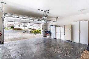 Luxury Home Reading & Game Room Outdoor Dining 3 Bedroom Home by RedAw