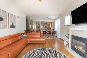 Luxury Home Reading & Game Room Outdoor Dining 3 Bedroom Home by RedAw