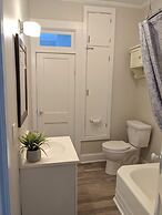 Quaint Hideaway In The Heart Of Clayton 3 Bedroom Home by RedAwning