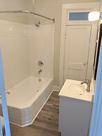 Quaint Hideaway In The Heart Of Clayton 3 Bedroom Home by RedAwning