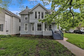 Unique Charmer: Outdoor Space & More Near Um 3 Bedroom Home by RedAwni