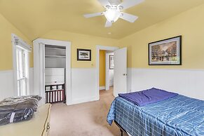 Unique Charmer: Outdoor Space & More Near Um 3 Bedroom Home by RedAwni