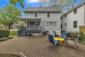 Unique Charmer: Outdoor Space & More Near Um 3 Bedroom Home by RedAwni