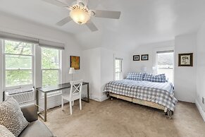 Unique Charmer: Outdoor Space & More Near Um 3 Bedroom Home by RedAwni