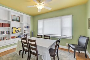 Unique Charmer: Outdoor Space & More Near Um 3 Bedroom Home by RedAwni