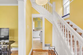 Unique Charmer: Outdoor Space & More Near Um 3 Bedroom Home by RedAwni