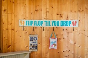 Waterfront Cottage In Michigan By S&s Properties 3 Bedroom Cabin