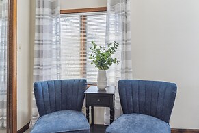 Niagara Falls Getaway: Perfect Place To Unwind 2 Bedroom Home by RedAw