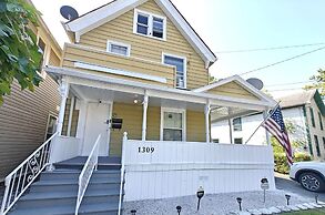 Niagara Falls Getaway: Perfect Place To Unwind 2 Bedroom Home by RedAw