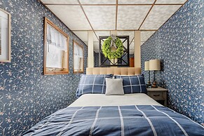 Niagara Falls Getaway: Perfect Place To Unwind 2 Bedroom Home by RedAw