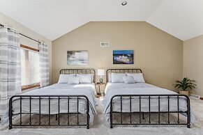 Niagara Falls Getaway: Perfect Place To Unwind 2 Bedroom Home by RedAw