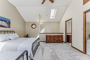 Niagara Falls Getaway: Perfect Place To Unwind 2 Bedroom Home by RedAw