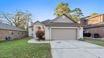 Serene Escape By The Lake 3 Bedroom Home by RedAwning