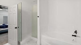 Serene Escape By The Lake 3 Bedroom Home by RedAwning