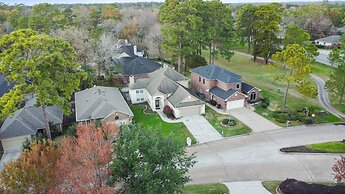 Serene Escape By The Lake 3 Bedroom Home by RedAwning