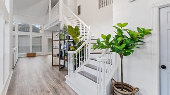 Serene Escape By The Lake 3 Bedroom Home by RedAwning