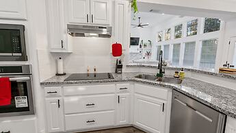 Serene Escape By The Lake 3 Bedroom Home by RedAwning