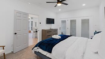 Serene Escape By The Lake 3 Bedroom Home by RedAwning