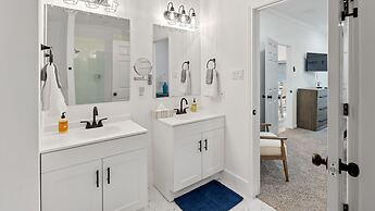 Serene Escape By The Lake 3 Bedroom Home by RedAwning