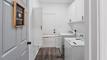 Serene Escape By The Lake 3 Bedroom Home by RedAwning