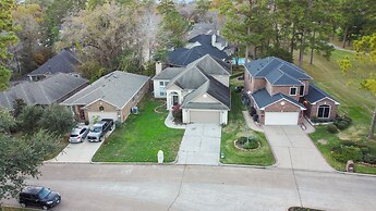 Serene Escape By The Lake 3 Bedroom Home by RedAwning