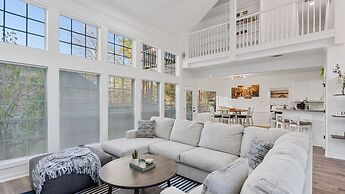 Serene Escape By The Lake 3 Bedroom Home by RedAwning