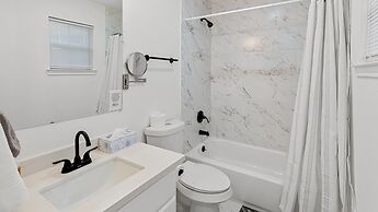 Serene Escape By The Lake 3 Bedroom Home by RedAwning