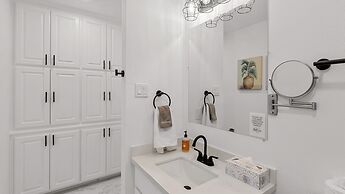 Serene Escape By The Lake 3 Bedroom Home by RedAwning