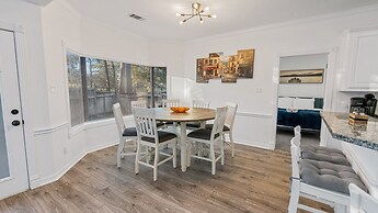 Serene Escape By The Lake 3 Bedroom Home by RedAwning