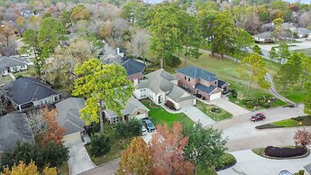 Serene Escape By The Lake 3 Bedroom Home by RedAwning