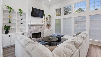 Serene Escape By The Lake 3 Bedroom Home by RedAwning