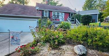 Little Loch 2 Bedroom Home by RedAwning