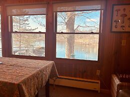Little Loch 2 Bedroom Home by RedAwning
