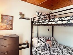 Little Loch 2 Bedroom Home by RedAwning