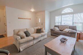 Traveler's Rest 3 Bedroom Home by RedAwning