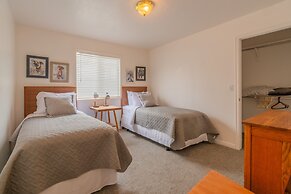 Traveler's Rest 3 Bedroom Home by RedAwning