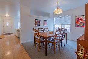 Traveler's Rest 3 Bedroom Home by RedAwning