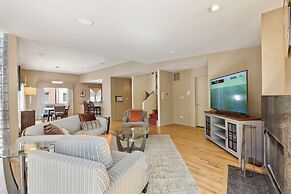 Family-Friendly South Loop Escape by RedAwning