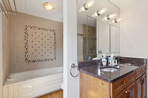 Family-Friendly South Loop Escape by RedAwning