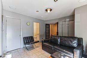 Family-Friendly South Loop Escape by RedAwning