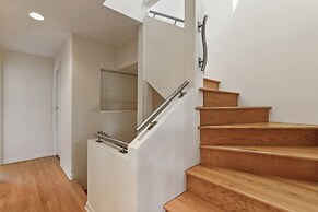 Family-Friendly South Loop Escape by RedAwning