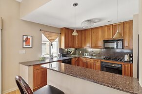 Family-Friendly South Loop Escape by RedAwning