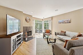Family-Friendly South Loop Escape by RedAwning