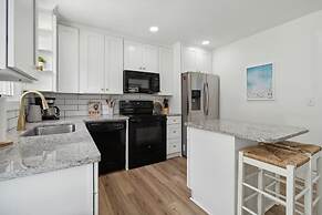 Chic Retreat Near Airport & Downtown Nashville by RedAwning