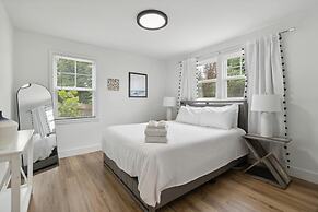 Chic Retreat Near Airport & Downtown Nashville by RedAwning