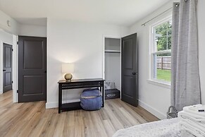 Chic Retreat Near Airport & Downtown Nashville by RedAwning