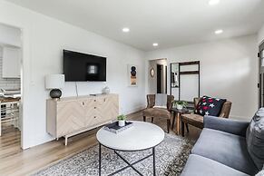 Chic Retreat Near Airport & Downtown Nashville by RedAwning